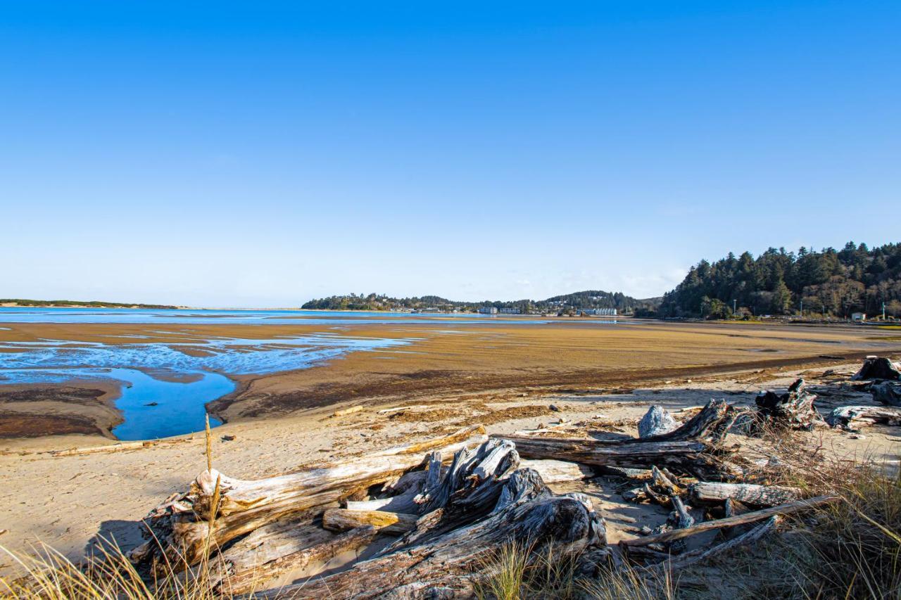Villa Siletz Bay Getaway à Lincoln City Extérieur photo